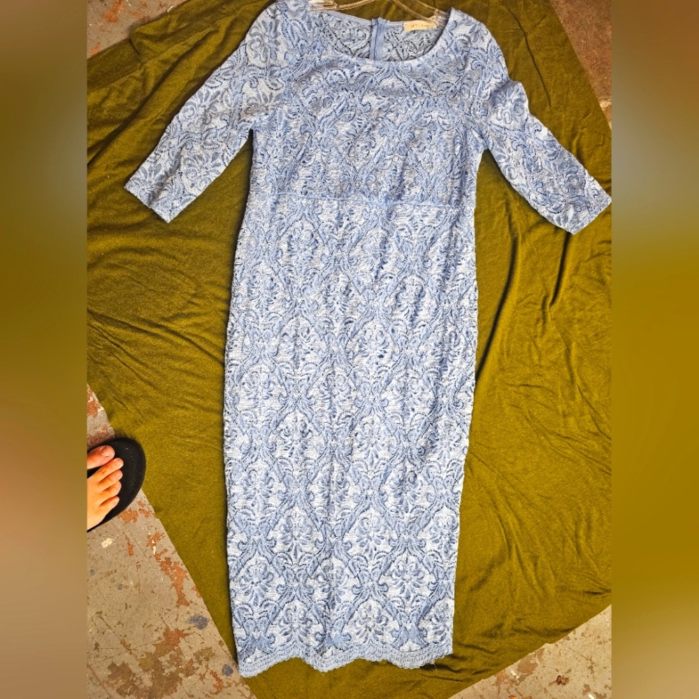 Baby bump blue maternity dress